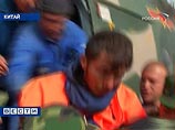 Китайский спасатель сообщил, что, по словам Паутова, россиянин в течение нескольких последних дней слышал и видел летавшие в районе поисковые вертолеты. Он выбирался на возвышенные места, пытался руками подавать сигналы вертолетам, однако спасатели его не Китайский спасатель сообщил, что, по словам Паутова, россиянин в течение нескольких последних дней слышал и видел летавшие в районе поисковые вертолеты. Он выбирался на возвышенные места, пытался руками подавать сигналы вертолетам, однако спасатели его не
