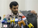При нынешних политических реалиях ядерная бомба бесполезна, заявил Ахмади Нежад. Он не хочет воевать с США