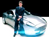 Агент 007 Джеймс Бонд, появлявшийся в течение нескольких лет на экране в костюмах итальянской марки Brioni