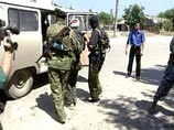 Перед освобождением Тутакову снова надели на голову пакет, посадили в машину, и куда-то повезли. Перед освобождением Тутакову снова надели на голову пакет, посадили в машину, и куда-то повезли.