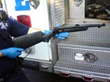 Американский студент шел в библиотеку с ружьем и в маске Джорджа Буша Американский студент шел в библиотеку с ружьем и в маске Джорджа Буша