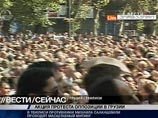 На митинге оппозиционных сил зачитано обращение находящегося в заключении Окруашвили к своим сторонникам, в котором он благодарит за поддержку и призывает "не бояться властей"