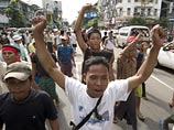 Массовые демонстрации против властей возобновились в субботу в крупных городах Мьянмы, митингующие требуют проведения демократических реформ