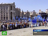 Янукович на выборах обгоняет Тимошенко на 2,5%. Юг и восток обвиняют в фальсификации Янукович на выборах обгоняет Тимошенко на 2,5%. Юг и восток обвиняют в фальсификации