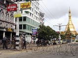 Известны случаи арестов и конфискации компьютеров у тех бирманцев, кто пытался переслать новости о происходящем в стране за ее пределы