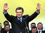 Партия регионов премьера Виктора Януковича увеличила отрыв от Блока Юлии Тимошенко. После обработки 93,21% избирательных протоколов, по данным Центризбиркома, регионалы набирают 34% голосов, а долго лидировавшая БЮТ - на 3% меньше