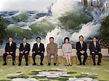 Ожидается, что Но Му Хен, прибывший в Пхеньян накануне, и Ким Чен Ир встретятся дважды - до и после полудня - для обмена мнениями о межкорейских отношениях