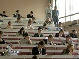 Госдума РФ приняла в пятницу во втором чтении законопроект о переходе на двухуровневую систему высшего образования
