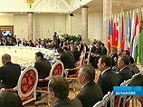 Саакашвили саботировал саммит СНГ: из всех документов одобрил лишь награждение Эмомали Рахмона