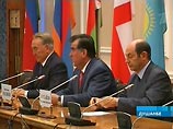 На саммите ЕврАзЭС подписаны документы по созданию таможенного союза