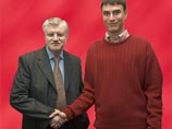 В партии "Справедливая Россия" хотят исключить писателя Шаргунова из "тройки" по требованию Суркова В партии "Справедливая Россия" хотят исключить писателя Шаргунова из "тройки" по требованию Суркова