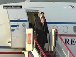 Президент Франции Николя Саркози, который впервые прилетает в Москву в качестве президента, начнет свой визит с неформального ужина с Владимиром Путиным Президент Франции Николя Саркози, который впервые прилетает в Москву в качестве президента, начнет свой визит с неформального ужина с Владимиром Путиным
