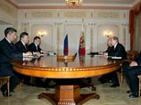 Президент России Владимир Путин принял в Москве украинского премьера Виктора Януковича и выразил свое удовлетворение решением очередной проблемы с долгами Президент России Владимир Путин принял в Москве украинского премьера Виктора Януковича и выразил свое удовлетворение решением очередной проблемы с долгами