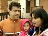 Темноволосый и темноглазый водитель грузовика Либор Броза решил проверить, действительно ли он является биологическим отцом голубоглазой блондинки Николы, растущей в его семье Темноволосый и темноглазый водитель грузовика Либор Броза решил проверить, действительно ли он является биологическим отцом голубоглазой блондинки Николы, растущей в его семье