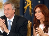 В Аргентине самолет с первой леди и главным кандидатом в президенты сошел с полосы