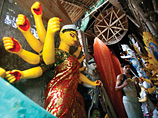 Фестиваль "Дурга Руджа" является крупным событием для жителей восточной Индии. Одним из его традиционных атрибутов являются модели известных сооружений, которые строят из дерева, ткани и папье-маше