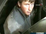 В ходе оперативно-розыскных мероприятий сотрудники МУРа вышли на компанию стритрейсеров - молодых людей, увлекающихся ночными гонками. При допросе выяснилось, что убийство совершил молодой человек из этой компании - 18-летний студент из города Ивантеевки В ходе оперативно-розыскных мероприятий сотрудники МУРа вышли на компанию стритрейсеров - молодых людей, увлекающихся ночными гонками. При допросе выяснилось, что убийство совершил молодой человек из этой компании - 18-летний студент из города Ивантеевки