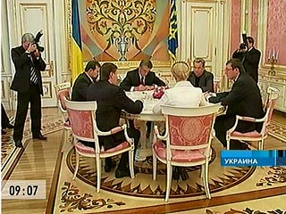 Обнародование соглашения о создании "оранжевой" коалиции в украинском парламенте перенесено на среду