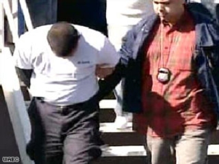 18 человек, среди которых 10 сотрудников аэропорта имени Джона Кеннеди в Нью-Йорке, задержаны по обвинению в транспортировке и продаже наркотиков в США