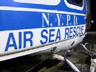 Два человека погибли в результате столкновения рыболовного катера и баржи у берегов Кони-Айленда в нью-йоркском районе Бруклин