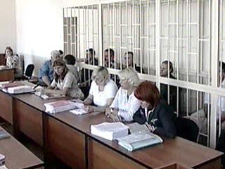 Суд Первореченского района Владивостока во вторник приговорил к различным срокам заключения в колонии-поселении пять человек, признанных виновными в крупном пожаре 16 января 2006 года в офисном здании, когда погибли девять человек