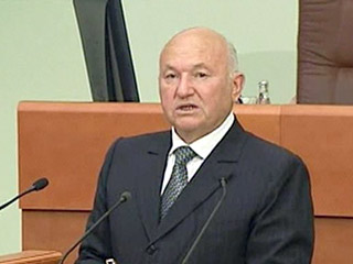 Столичный градоначальник Юрий Лужков считает, что в Москве необходимо ввести разрешительную миграцию. "Я не выступаю против миграции, я выступаю за разрешительную миграцию, а не за уведомительную", - сказал Лужков