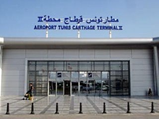 Российские туристы устроили драку с комиссаром аэропорта Аль-Увайна в Тунисе