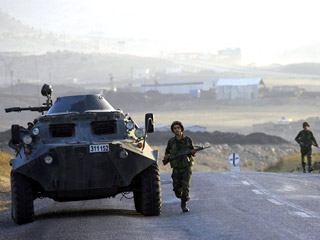 На юго-востоке Турции, где дислоцирована почти 100-тысячная армейская группировка, продолжается крупная операция против курдских боевиков