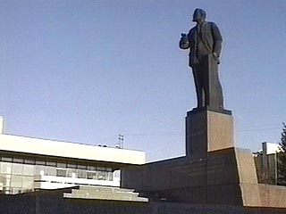 Руководство Крыма не собирается выполнять распоряжение президента Украины Виктора Ющенко о демонтаже советских памятников