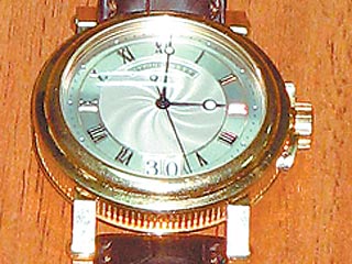 Золотые часы, украденные у Киркорова, были найдены в тайнике после звонка анонима