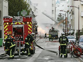 Под Парижем взрывом газовой трубы уничтожено кафе: 1 погибший, десятки раненых 