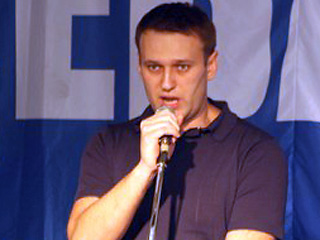 Как рассказал "Интерфаксу" член федерального бюро партии "Яблоко" Алексей Навальный, в клубе присутствовало около 300 человек, которые в большинстве своем не представляли никаких конкретных организаций