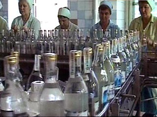 В России поднялись цены на водку, и к Новому году "народный" напиток может подорожать на 25%