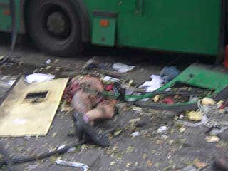 Установлены лица, разместившие в интернете страшные фото с места взрыва автобуса в Тольятти, где погибли восемь человек, сообщил на встрече с журналистами пресс-секретарь Управления ФСБ РФ по Самарской области Дмитрий Евдокимов