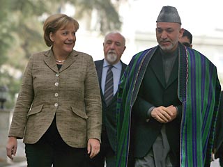 Канцлер Германии Ангела Меркель в субботу "неожиданно" прилетела в Кабул, визит в целях безопасности готовился в строжайшей тайне, сообщили немецкие новостные телеканалы.
