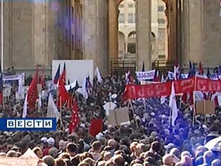 В Грузии оппозиция грозит властям "общенародным движением неподчинения"