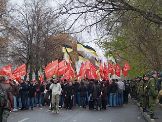 ДПНИ вывело своих сторонников на "Русский марш - 2007"