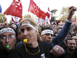 Грузинская оппозиция начала пикетировать государственные учреждения страны