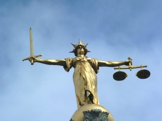 Лондонский суд "Олд Бейли" признал виновной 23-летнюю жительницу Самину Малик в хранении экстремистской литературы