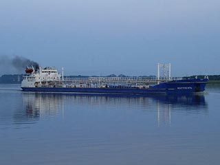 В районе Керченского пролива, где сегодня ночью потерпел катастрофу танкер "Волгонефть-139", ухудшаются погодные условия