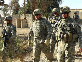 Американские военные совместно с иракскими подразделениями взяли в плен более 200 сторонников крыла "Аль-Каиды" в Ираке