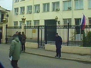 Российские дипломаты, объявленные Тбилиси персона нон грата, покинули Грузию