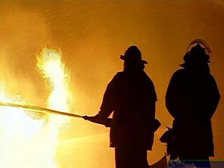 Крупный пожар в Ростове-на-Дону: горит склад с автомаслами