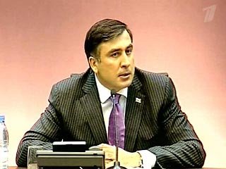 Президент Грузии Михаил Саакашвили вновь заявил, что в Абхазию из России введена боевая техника и живая сила. На сей раз президент заявил об этом на встрече с врачами в Тбилисском медицинском университете 14 ноября
