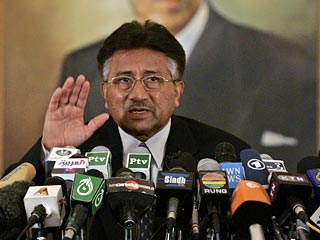 Президент Пакистана Первез Мушарраф впервые заявил о том, что намерен уйти с поста командующего пакистанской армией в конце этого месяца