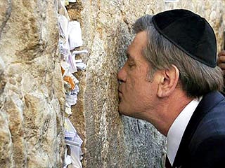 Президент Украины Виктор Ющенко в ходе визита в Израиль сравнил развитие своей страны за последние 16 лет со становлением независимого Израиля