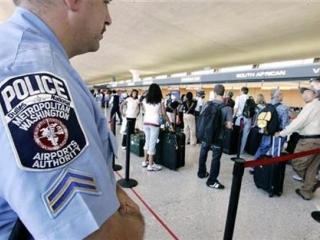 Новая инициатива администрации призвана облегчить участь американских авиапассажиров, которым все чаще приходится сталкиваться с задержками рейсов, особенно в периоды праздников