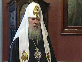 Патриарху доложили о ситуации с сектантами, ждущими "конца света" в землянке
