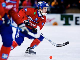 Шведский чемпион обыграл российского в русский хоккей