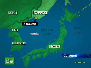 В тревожном квадрате Японского моря, где произошло кораблекрушение "Кастора-1", поиски ведут танкер "Верона-1" и морской буксир "Лазурит"
